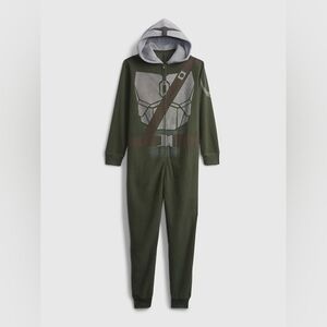 NWOT GapKids Star WarsTM Mandalorian One-Piece Flame Resistant Sleeping Onesie